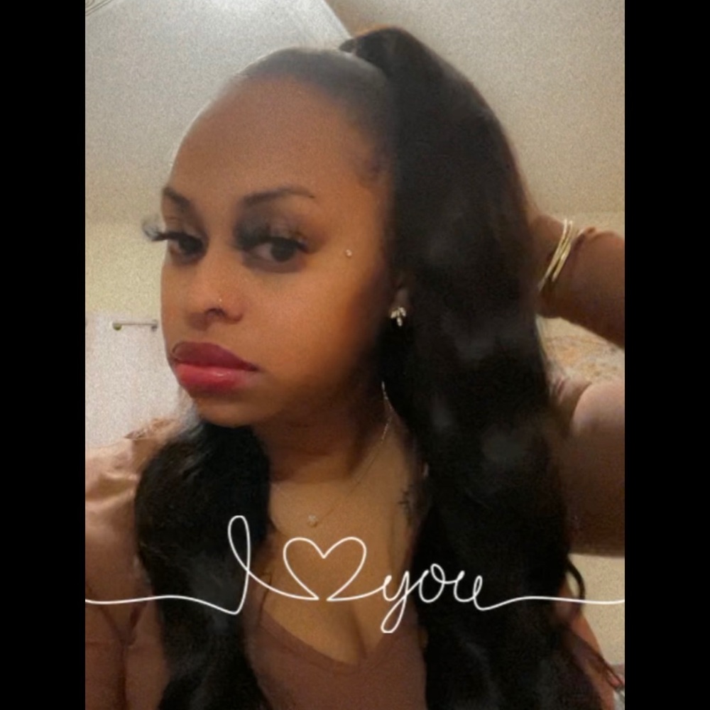 Meet your Posher, Te'ona